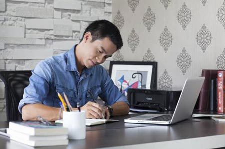 Nghe nhà thơ Phong Việt chia sẻ về tập thơ thứ 3