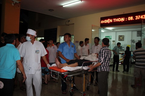 Rơi thang máy ở TP.HCM, 5 người nhập viện cấp cứu