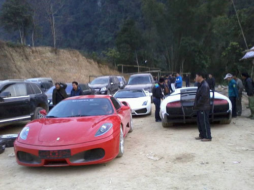 Bạc như nghề… lái siêu xe thuê