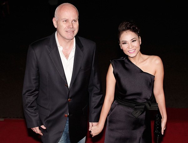 Khi lần đầu được 'cởi trói', phụ nữ Việt choáng ngợp