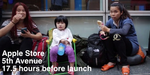 Sự thật đằng sau dòng người xếp hàng mua iPhone 6 ở Mỹ