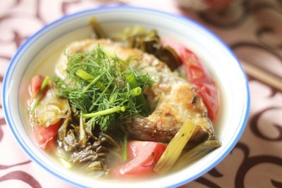 Canh cá nấu dưa chua ngon cho bữa tối