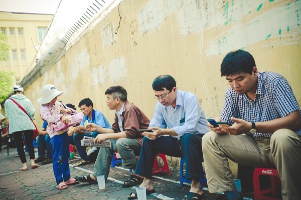 Ghế nhựa, 'biểu tượng' mới trong cuộc sống người Việt