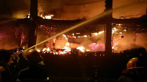Kể lại cảnh hỗn loạn trong vụ cháy ở quán bar Luxury