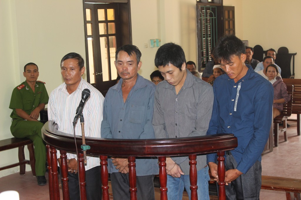 Bắt nhốt công an, 4 đối tượng lĩnh án 105 tháng tù