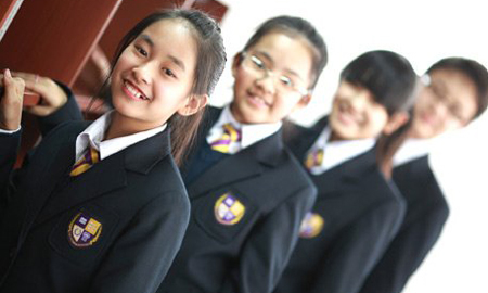 Những đồng phục hiện đại, tiền triệu của teen Hà Nội