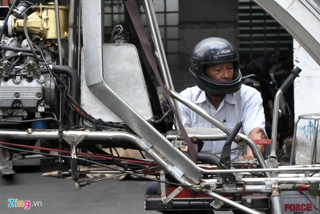 'Siêu phẩm' trực thăng của nông dân Bình Dương