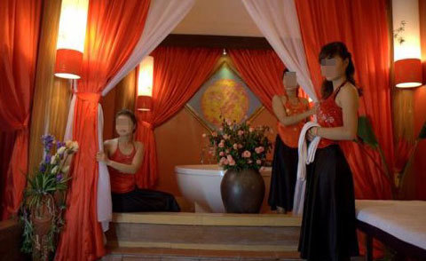 Ổ kích dục trá hình giữa Hà Thành