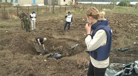 Lại phát hiện mộ tập thể tại đông Ukraina