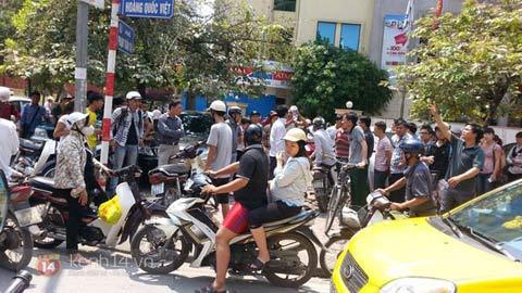 Người Việt: Chỉ trích 