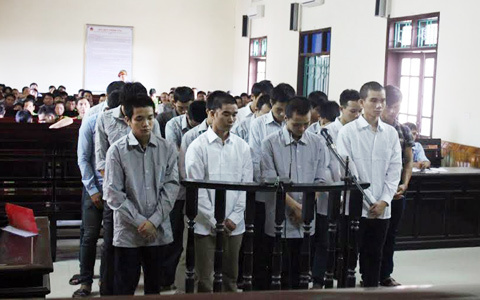 190 tháng tù cho 17 kẻ ‘hôi của’ ở Vũng Áng