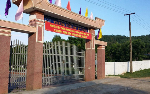 Phản hồi vụ ‘bé đi khai giảng cũng phải đóng tiền’