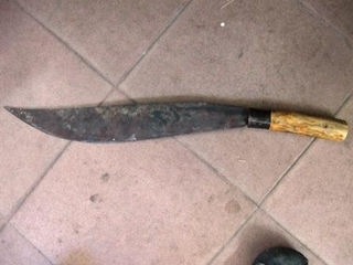 Anh rể truy sát em vợ, đâm chết bằng dao bầu