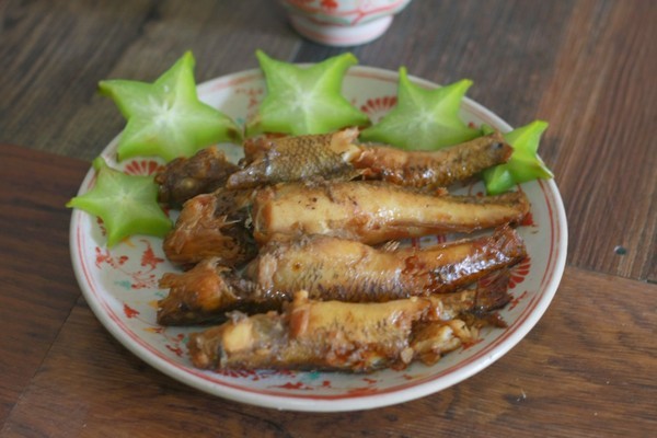 Bữa tối đơn giản với cá bống kho gừng và canh rau dền