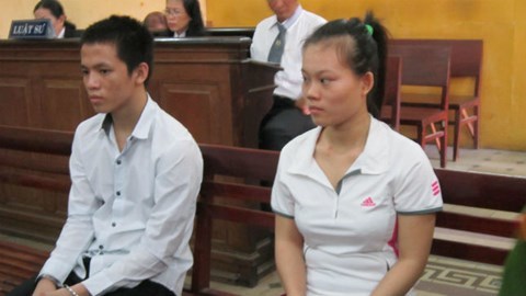 Cô gái lơ ngơ phạm tội hiếp dâm vì xúi hai đứa trẻ “quan hệ”