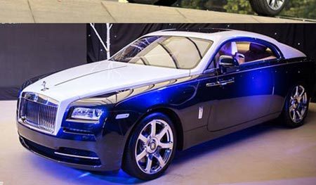 Ôtô nhập: Đua nhau ra hàng, tranh nhau phá giá