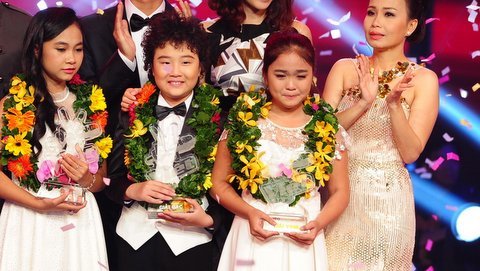 Bé “đu đủ” đăng quang Giọng hát Việt nhí