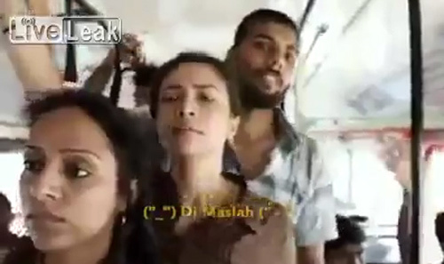 10 clip 'nóng': Gã dê xồm lãnh đủ 'đòn hiểm' của cô gái