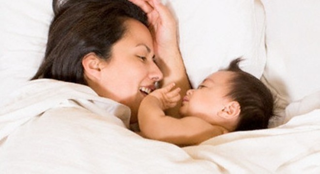 Rắc rối chuyện sổ bảo hiểm cũ - mới với chế độ thai sản