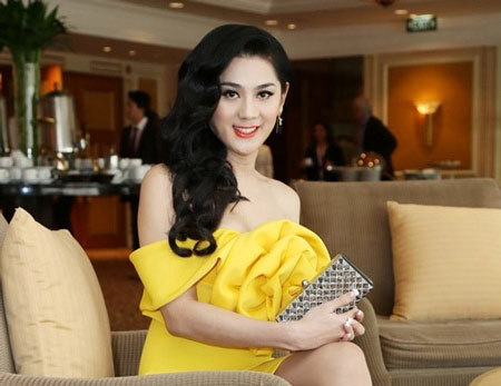 Lâm Chi Khanh lần đầu lên tiếng vụ bikini Vietjet