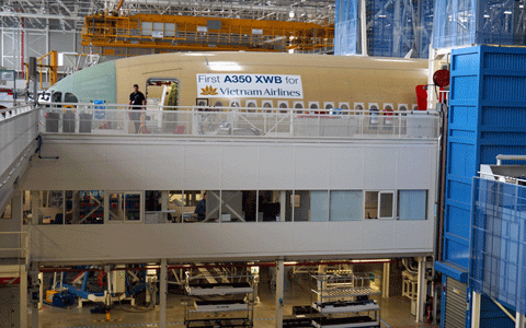 Việt Nam sắp nhận máy bay hiện đại nhất thế giới