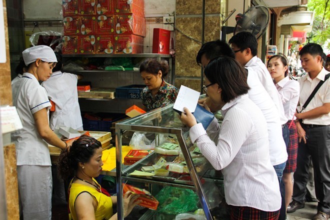 Kiểu bán hàng kèm chờ đợi, chửi mắng độc nhất Hà Nội