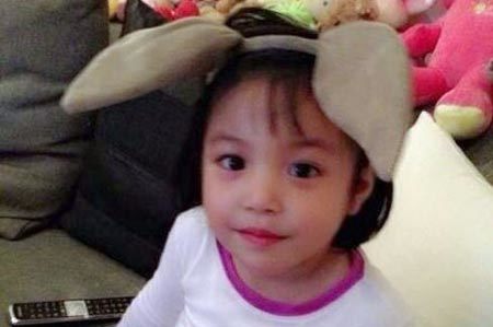 Phong cách thời trang sành điệu của con gái Triệu Vy