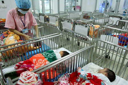 Sẽ cho thực hiện mang thai hộ tại 3 bệnh viện