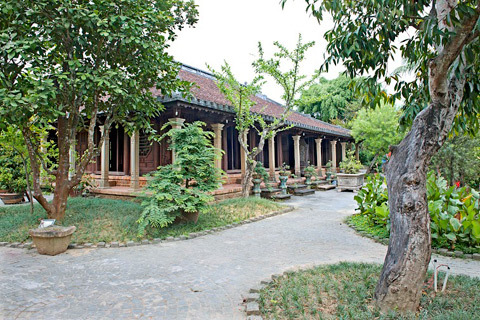 Có gì trong ngôi nhà cổ lớn nhất Việt Nam?