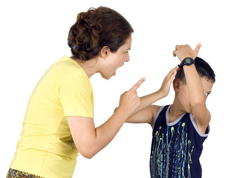 Những kiểu mẹ nuôi con quá bằng hại con