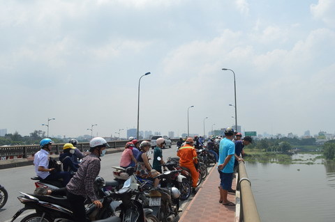 Liên tiếp 2 thanh niên nhảy cầu tự vẫn ở Sài Gòn