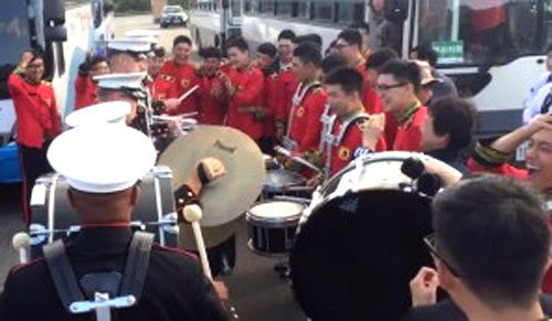 Xem lính Mỹ và lính Hàn tưng bừng đấu trống