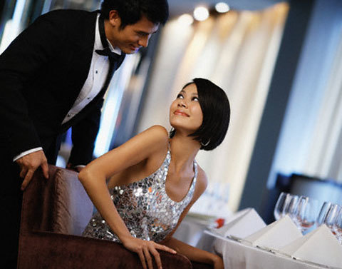 Băn khoăn vì bạn gái gặp nhau lần đầu đã vào...nhà nghỉ