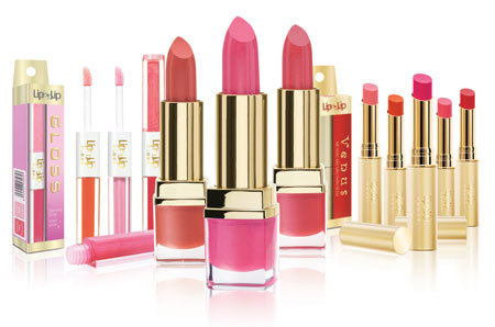 ‘Đại tiệc’ hàng hiệu giảm giá 50% ở Hà Nội