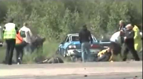 Kinh hoàng những pha xe điên tông thẳng vào đám đông