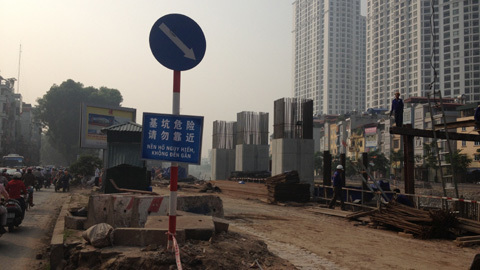 Chữ Việt phải đặt bên trên