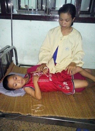 Xin giúp đỡ em bé dân tộc Tày chữa bệnh hiểm nghèo