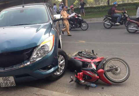 Khởi tố tài xế lái 'xe điên' tông chết người trên đường Phạm Hùng