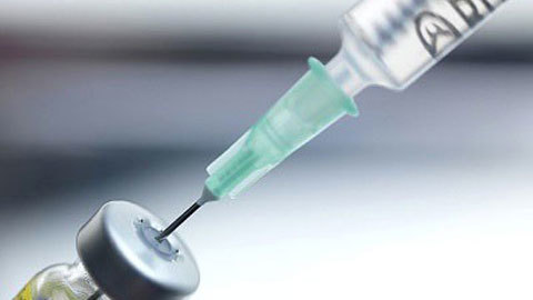 Tiêm nhầm nước cất thay vì vắc-xin cho 60 trẻ