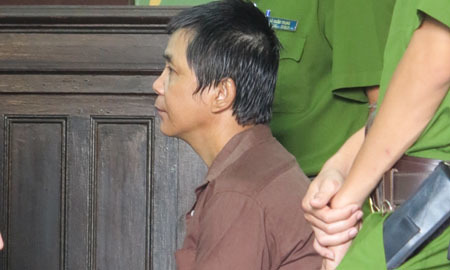 Bé gái liên tục bị cha dượng lạm dụng tình dục