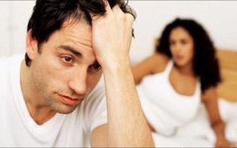 Tại sao cậu nhỏ nghiêng đầu?