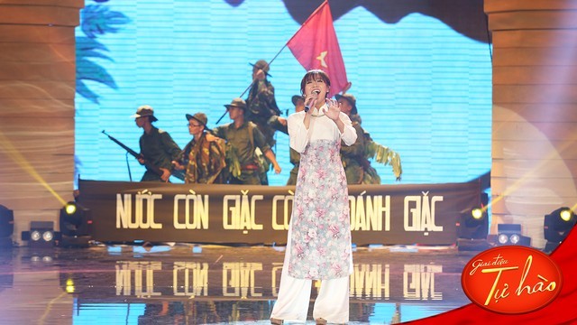 Văn Mai Hương bị chê hát vô hồn ở Giai điệu tự hào