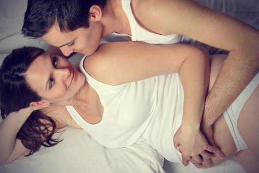 Lợi ích của chuyện “yêu” khi đang bầu bí