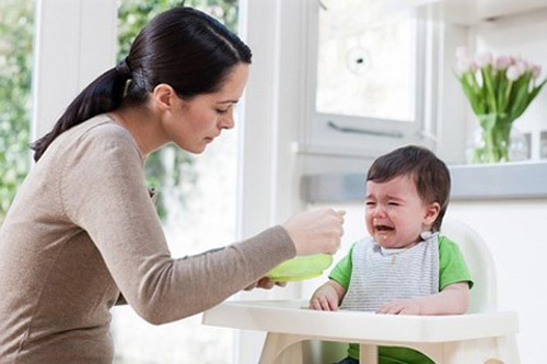 Trẻ biếng ăn là 