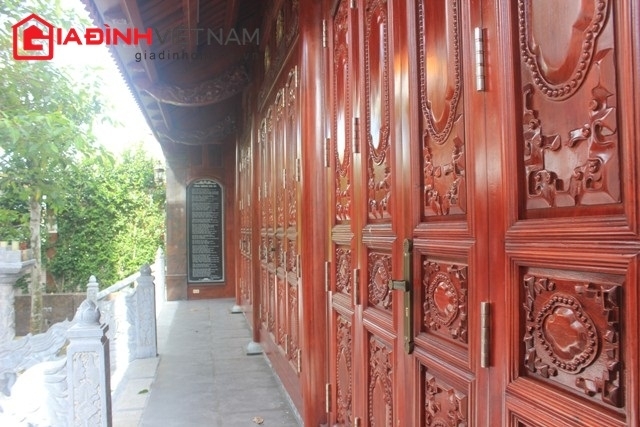 Nghệ An: Tặng nhà gỗ trị giá hàng chục tỷ cho cha mẹ