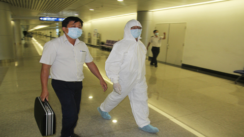 Hai khả năng khiến người nghi nhiễm Ebola 'lọt lưới' máy đo