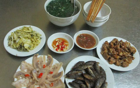 Sốt xình xịch với thực đơn chỉ 80 nghìn/ngày