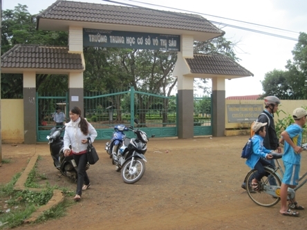 Đâm chết bạn học vì... lỡ làm rách áo