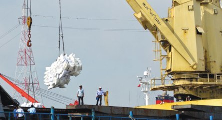Những 'bàn tay' thao túng chẳng chừa chiêu trò nào