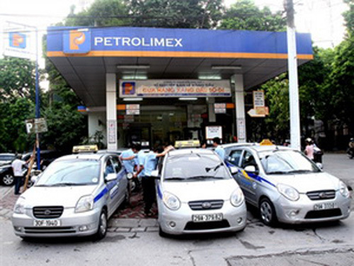 Bộ Tài chính 'đòi' Bộ Giao thông giảm giá taxi